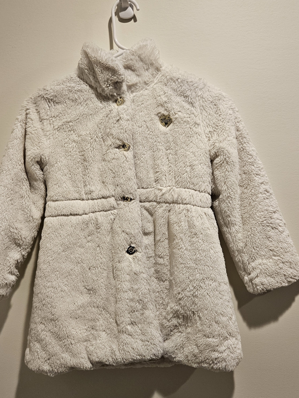 Juicy Couture Cream Plush Button with Gold Logo Detail KIDS 7